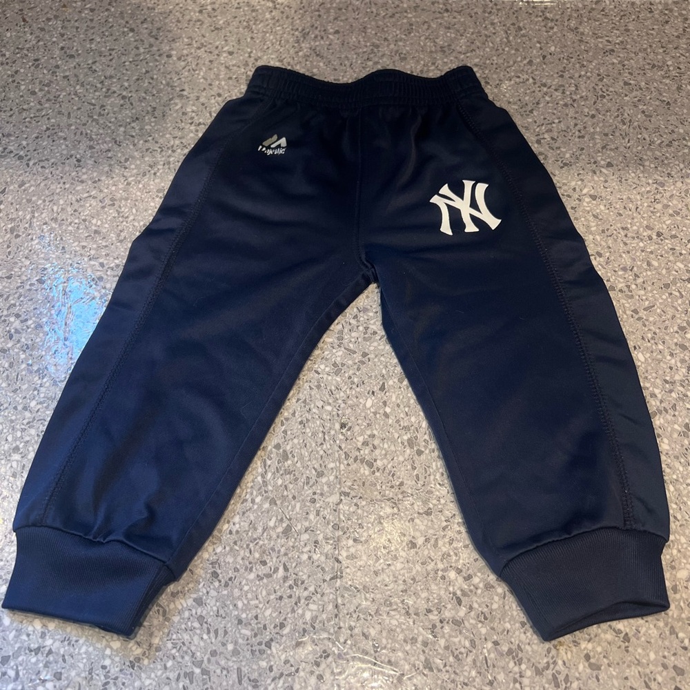 New York Yankees: Majestic Navy and Red Logo Infant Track Suit - Picture 7 of 8